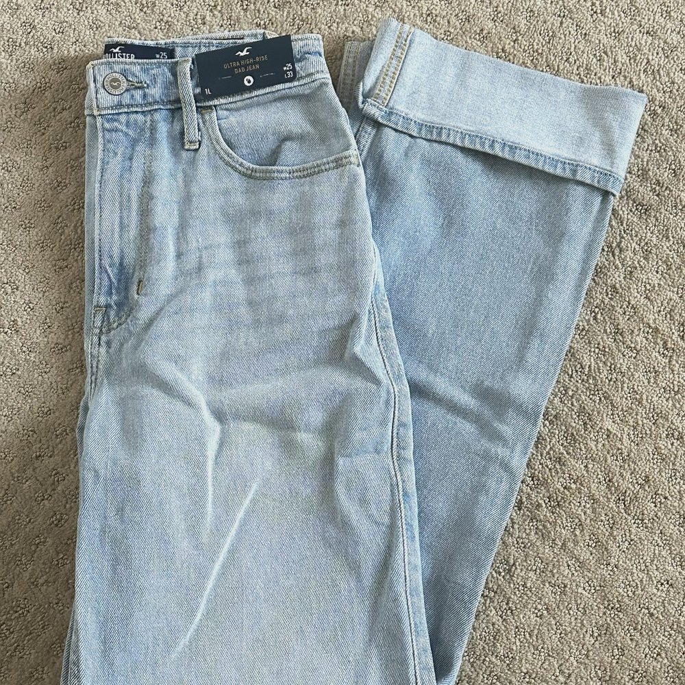 Hollister ultra high rise dad jean NWT 1L